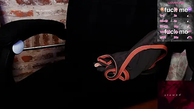 Snapshot of CaramelToy chatting on January 15, 2026, 6:39 am CaramelToy online show from January 15, 2026, 6:39 am