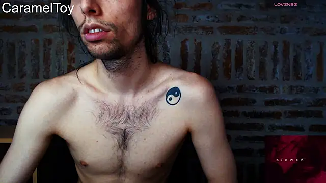 Snapshot of CaramelToy chatting on January 18, 2026, 9:29 pm CaramelToy online show from January 18, 2026, 9:29 pm