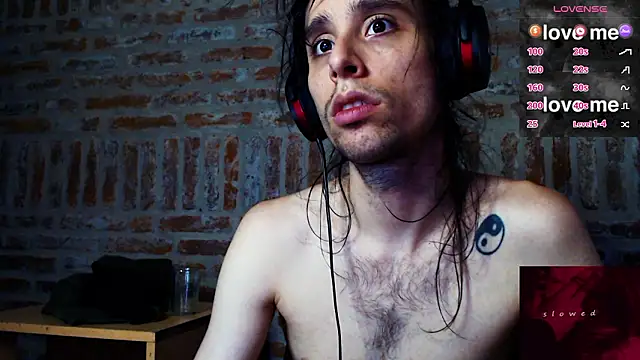 Snapshot of CaramelToy chatting on January 14, 2026, 6:33 pm CaramelToy online show from January 14, 2026, 6:33 pm