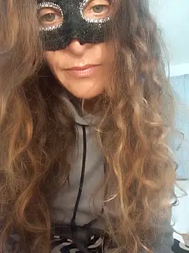 Snapshot of Giorgia13 chatting on November 23, 2025, 5:12 pm Giorgia13 online show from November 23, 2025, 5:12 pm