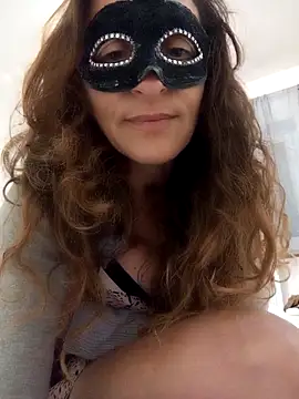 Snapshot of Giorgia13 chatting on December 5, 2025, 8:28 pm Giorgia13 online show from December 5, 2025, 8:28 pm