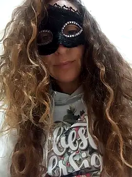 Snapshot of Giorgia13 chatting on November 21, 2025, 6:29 pm Giorgia13 online show from November 21, 2025, 6:29 pm