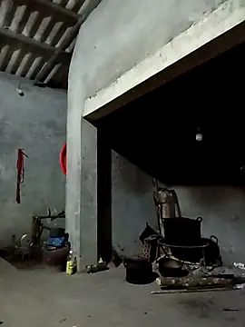 vangkt-cute online show from April 15, 2026, 12:32 pm