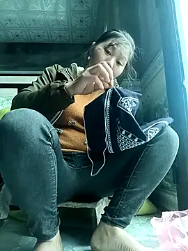 vangkt-cute online show from November 24, 2025, 3:06 am