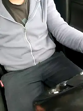 Nousdeux21 online show from February 18, 2026, 2:35 pm