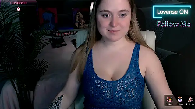 Snapshot of Kate_Moan chatting on December 19, 2025, 7:33 am Kate Moan online show from December 19, 2025, 7:33 am