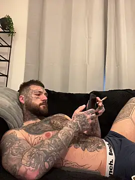 magicmichaell online show from April 17, 2026, 8:17 am