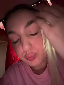 Marisaaasss online show from April 1, 2026, 1:41 pm