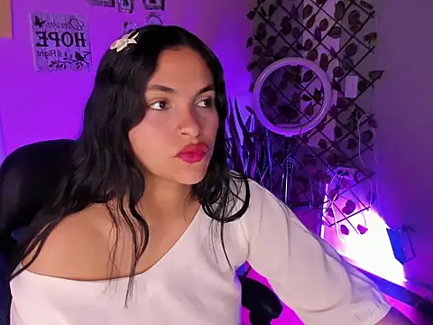 Alisson Evans   online show from November 24, 2025, 11:32 am