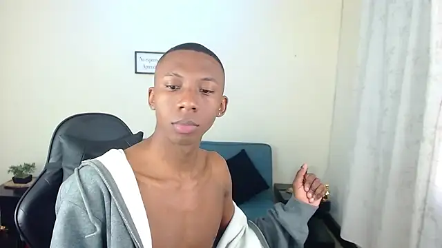 Miilo18 online show from December 20, 2025, 10:34 pm