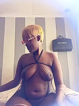 CurvyBabe36 online show from April 5, 2026, 2:02 pm