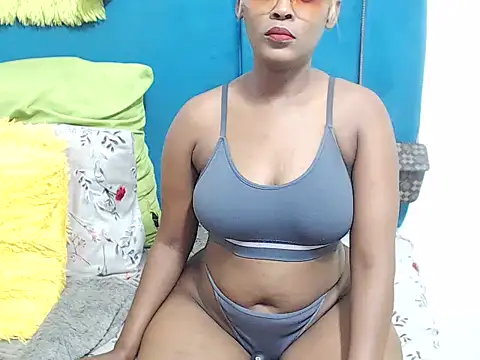 CurvyBabe36 online show from April 2, 2026, 3:19 pm