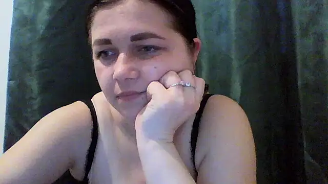 Vitalina282128 online show from April 4, 2026, 5:36 am