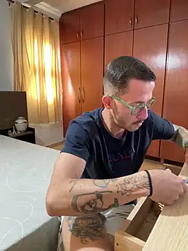 Lucasjandre online show from April 12, 2026, 11:35 am