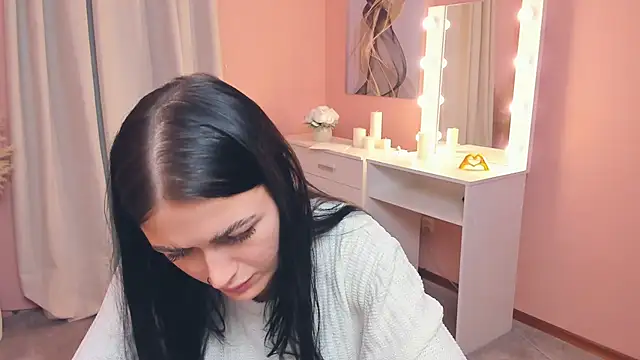 Snapshot of ShanelLevoy chatting on November 12, 2025, 1:59 pm ShanelLevoy online show from November 12, 2025, 1:59 pm