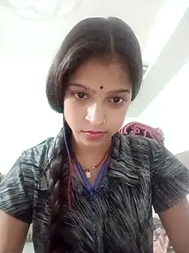 Mohnicute online show from May 7, 2026, 6:00 pm