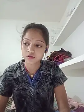 Mohnicute online show from June 6, 2026, 5:29 pm