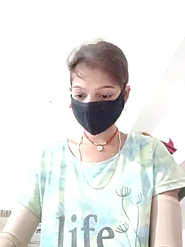 Mohnicute online show from April 22, 2026, 6:14 pm