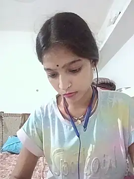 Mohnicute online show from June 1, 2026, 7:02 pm