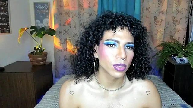 Snapshot of Angel_White25 chatting on February 11, 2026, 9:25 pm Angel White25 online show from February 11, 2026, 9:25 pm