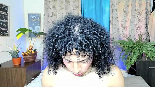 Snapshot of Angel_White25 chatting on February 2, 2026, 11:04 pm Angel White25 online show from February 2, 2026, 11:04 pm