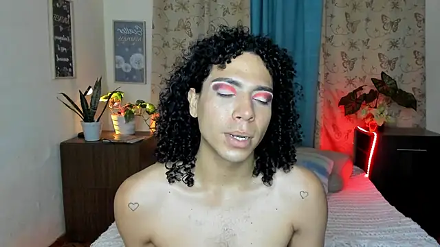 Snapshot of Angel_White25 chatting on November 22, 2025, 10:41 pm Angel White25 online show from November 22, 2025, 10:41 pm