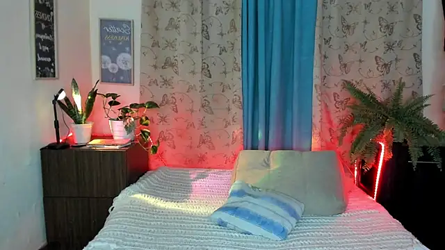 Snapshot of Angel_White25 chatting on November 21, 2025, 11:26 pm Angel White25 online show from November 21, 2025, 11:26 pm