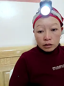 girl-hot2x online show from February 6, 2026, 1:40 pm