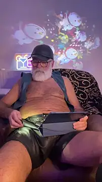 LeatherSdaddy online show from December 16, 2025, 2:49 am