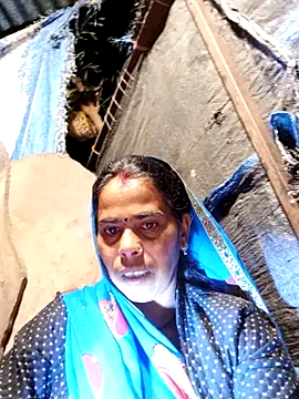 Neetujk online show from December 17, 2025, 5:07 pm