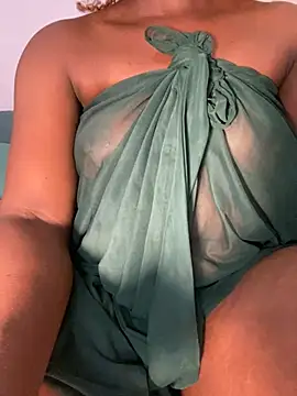 Snapshot of MaskedMuseXXX chatting on February 13, 2026, 12:54 am MaskedMuseXXX online show from February 13, 2026, 12:54 am