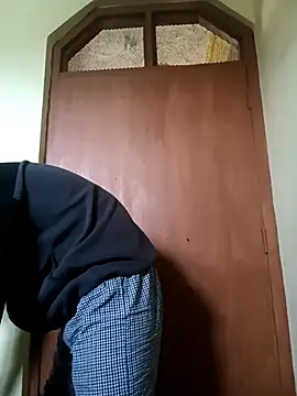 Snapshot of hotyyyyjonny chatting on December 16, 2025, 6:39 am hotyyyyjonny online show from December 16, 2025, 6:39 am