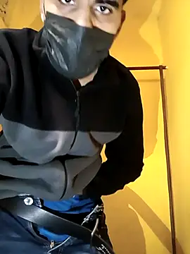 Snapshot of hotyyyyjonny chatting on December 14, 2025, 9:15 am hotyyyyjonny online show from December 14, 2025, 9:15 am