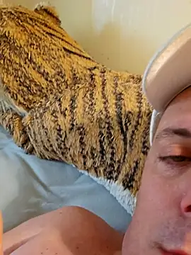 Snapshot of Body1978_M chatting on November 16, 2025, 10:09 am Body1978 M online show from November 16, 2025, 10:09 am