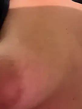 Lauraxy online show from November 11, 2025, 1:50 pm