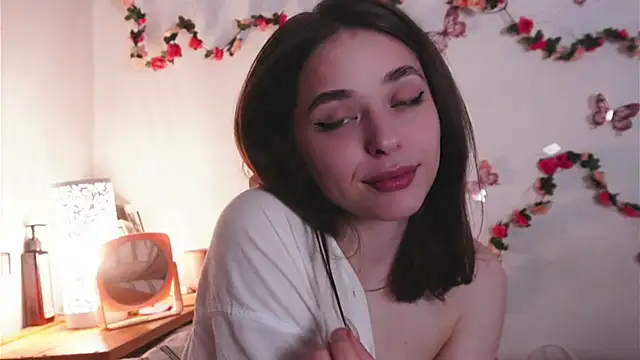 Snapshot of yoyogirlx chatting on April 24, 2026, 1:46 pm yoyogirlx online show from April 24, 2026, 1:46 pm