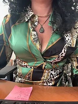 Deessenympho online show from April 20, 2026, 8:17 am