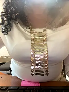 Deessenympho online show from December 15, 2025, 2:01 pm