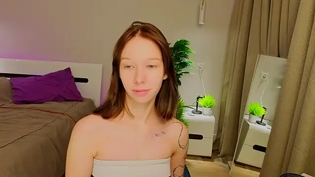 LilyPoetry  online show from November 27, 2025, 11:21 am