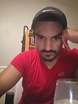 piggylatino online show from November 22, 2025, 12:32 am