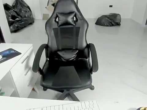 master leather online show from April 8, 2026, 3:30 am