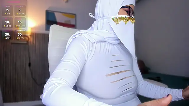 Snapshot of Hannaa_Dolly chatting on November 12, 2025, 2:04 am Hannaa Dolly online show from November 12, 2025, 2:04 am