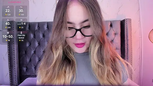 Snapshot of Kate_Winslet_ chatting on December 19, 2025, 1:35 pm Kate Winslet online show from December 19, 2025, 1:35 pm