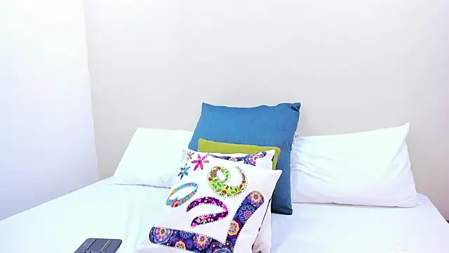 Snapshot of Maray_Lous chatting on February 24, 2026, 2:23 am Maray Lous online show from February 24, 2026, 2:23 am