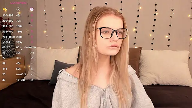 Snapshot of MicheleHonas chatting on February 12, 2026, 7:02 pm MicheleHonas online show from February 12, 2026, 7:02 pm