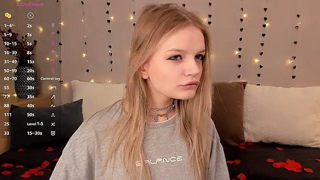 Snapshot of MicheleHonas chatting on February 11, 2026, 5:35 pm MicheleHonas online show from February 11, 2026, 5:35 pm