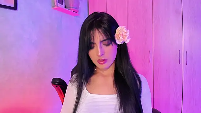 Snapshot of Cristal_Cerati_ chatting on February 17, 2026, 5:32 pm Cristal Cerati online show from February 17, 2026, 5:32 pm