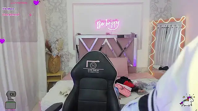 ISABELA TAY online show from February 11, 2026, 11:32 am