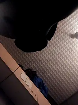 Snapshot of hotguy71000 chatting on November 29, 2025, 3:50 am hotguy71000 online show from November 29, 2025, 3:50 am