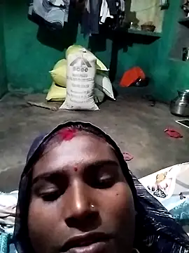 Big Lovexx online show from November 17, 2025, 5:50 pm